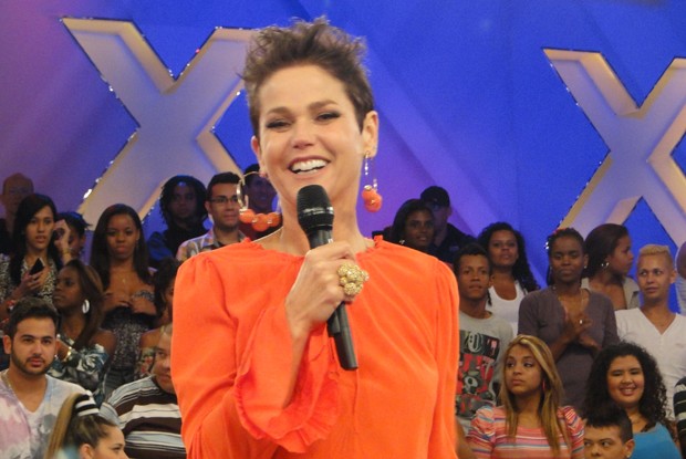 Xuxa grava programa pela primeira vez morena  (Foto: TV Xuxa/Tv Globo)