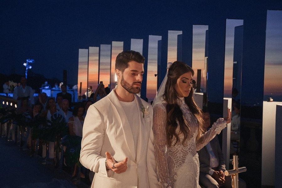 Alok e Romana Novais se casam aos pés do Cristo Redentor, no Rio de Janeiro (Foto: Reprodução/Instagram) Alok e Romana Novais se casam aos pés do Cristo Redentor, no Rio de Janeiro (Foto: Reprodução/Instagram)