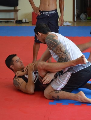 Deficiente visual, ex-cantor de pop rock se torna instrutor de MMA em Rondônia (Foto: Flávio Godoi/GLOBOESPORTE.COM)