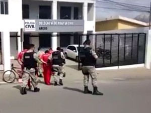 Operação da Polícia Civil em Cláudio (Foto: PC/Divulgação)