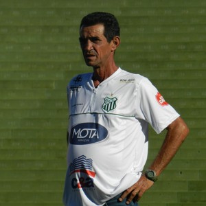 Zecão, técnico interino  do Uberlândia Esporte, hexagonal Mineiro 2014 (Foto: Gullit Pacielle)