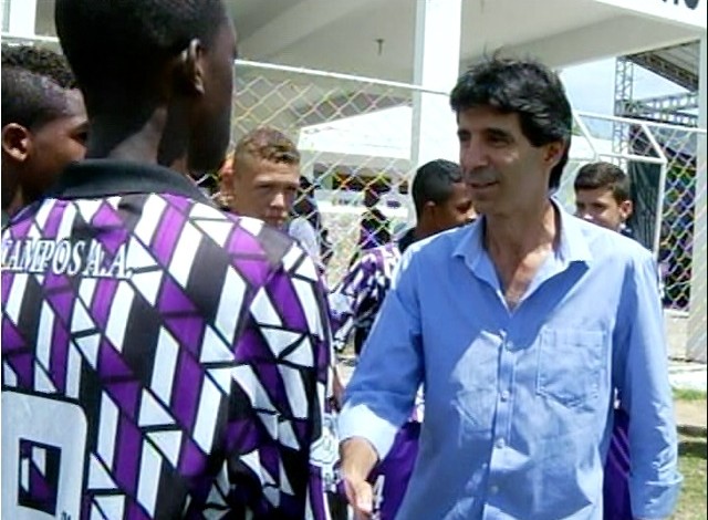 Odvan e Mauro Galvão fazem palestra para garotos de time centenário de Campos, RJ (Foto: Reprodução / Inter TV) Odvan e Mauro Galvão fazem palestra para garotos de time centenário de Campos, RJ (Foto: Reprodução / Inter TV)