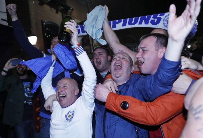 Festa do título Leicester  (Foto: Reuters)