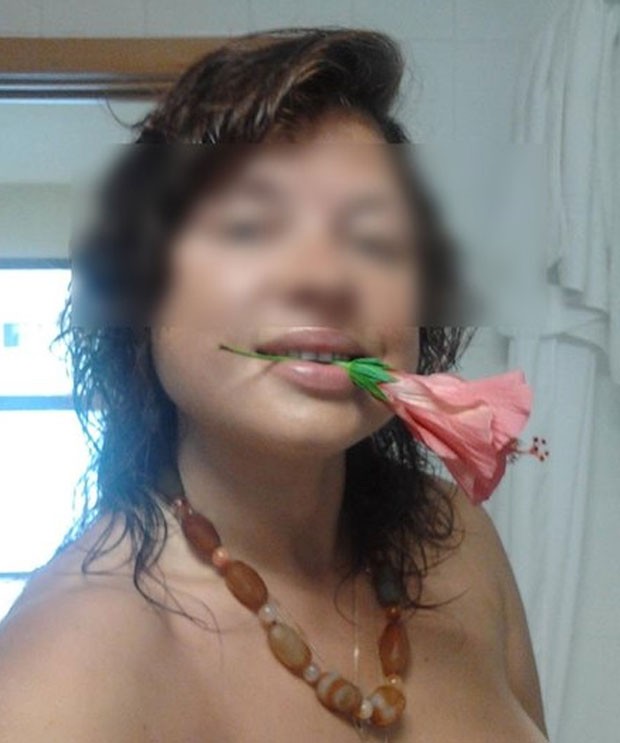 Professora russa posta sem querer fotos nuas que tirou nas férias (Foto: Reprodução/VKontake)