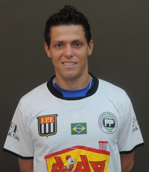 Novo goleiro do PPFC pegou pênalti e garantiu o empate (Foto: Ronaldo Nascimento / Globoesporte.com)