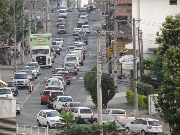 Trânsito ficou lento na manhã desta segunda (23) (Foto: Jaime Batista da Silva/Divulgação)