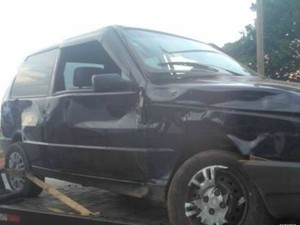 Taxi fica com frente destruída após colidir com carro de passeio, em Rolim (Foto: Rondônia News/Reprodução) Taxi fica com frente destruída após colidir com carro de passeio, em Rolim (Foto: Rondônia News/Reprodução)