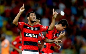 Hernane comemora gol do Flamengo contra o Nova Iguaçu (Foto: Alexandre Cassiano / Agência O Globo)