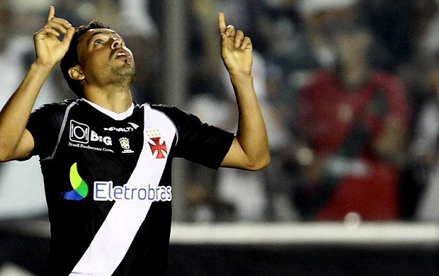 PARA O 
ALTO... (Marcelo Sadio / Site Oficial do Vasco)