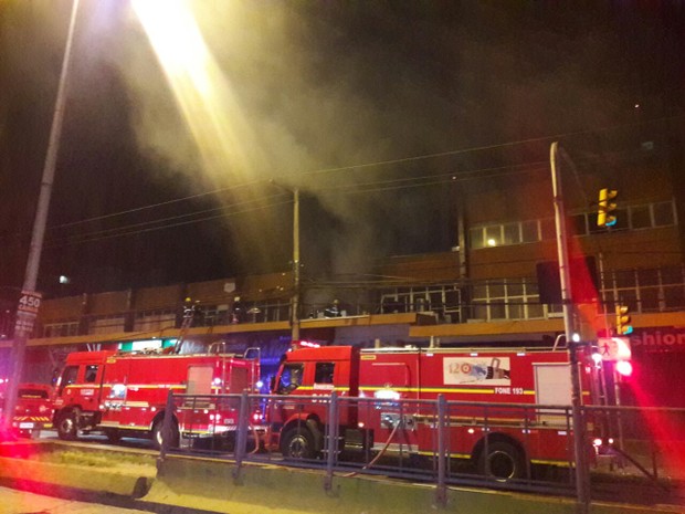 G1 Bombeiros combatem inc u00eandio em loja na Zona Norte de Artesanato Indiano Resumo ~ G1 Bombeiros combatem inc u00eandio em loja na Zona Norte de