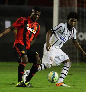 Sport e Corinthians Sub-17 (Foto: Marlon Costa (Pernambuco Press))