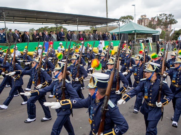 G1 Desfile de 7 de Setembro reúne 12 mil pessoas em Porto Alegre