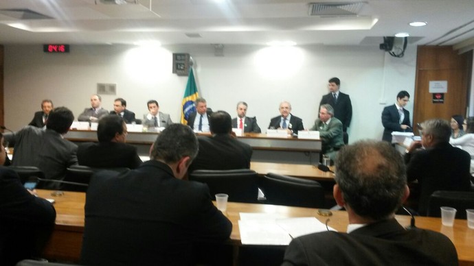Comissão Mista no Senado debate a MP do Futebol (Foto: Arquivo pessoal/Estevão Petrallas)