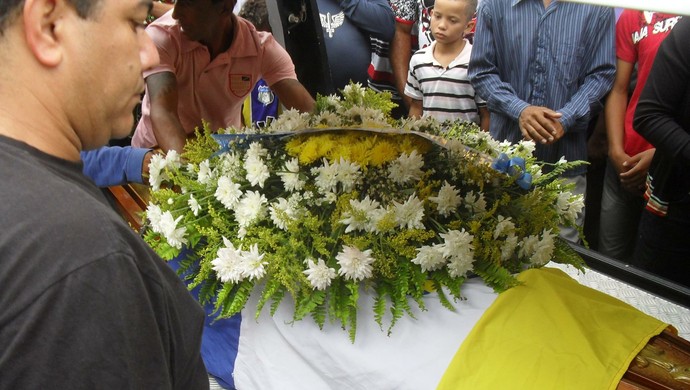 Enterro de Dada Pesqueira  (Foto: Gilmar Farias)
