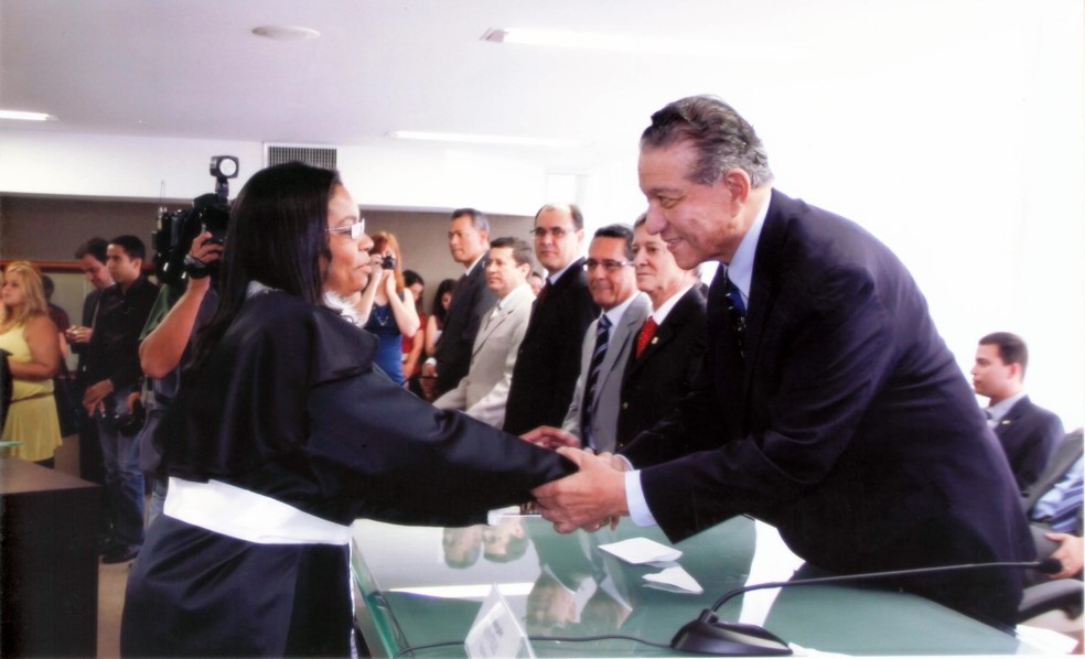 Aprovação em concurso veio após muito esforço e luta (Foto: Arquivo pessoal)