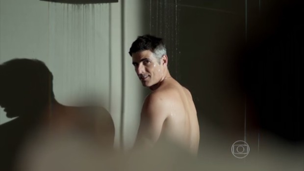 Reynaldo Gianecchini em cena quente da novela Verdades Secretas (Foto: Reprodução Globo)