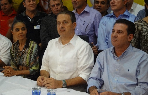 Vanderlan Cardoso, Marina Silva e Eduardo Campos em Goiânia, Goiás (Foto: Sílvio Túlio/G1)