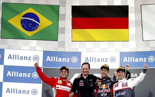 Felipe massa sebastian vettel kamui kobayashi pódio gp do japão (Foto: Agência Reuters) Felipe massa sebastian vettel kamui kobayashi pódio gp do japão (Foto: Agência Reuters)