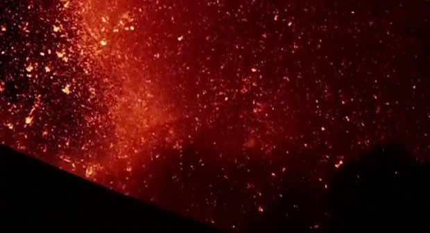 O fenômeno deixou o céu da região italiana avermelhado (Foto: BBC)