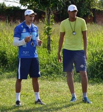 Preparadores físicos do Atlético-AC, Jader de Andrade e Maurício Francisco (Foto: Duaine Rodrigues)