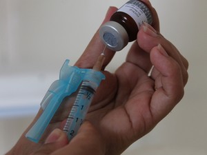 Vacina contra sarampo está disponível nos postos de saúde de Petrolina (Foto: Larissa Paim/G1)