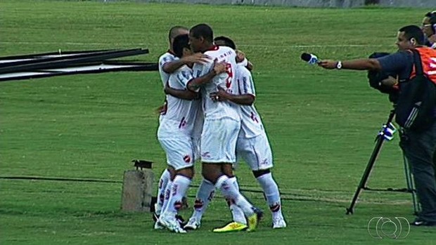 Vila Nova goleia Itumbiara por 5 a 2 (Foto: Reprodução/TV Anhanguera)