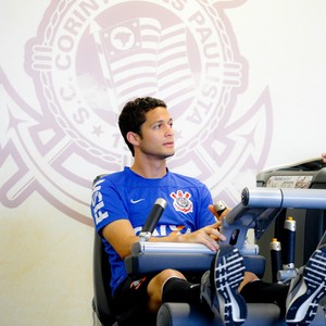 Anderson Martins não treina, mas vai enfrentar a Chapecoense na Arena