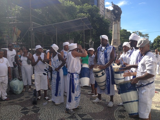 Filhos de Gandhi do Rio fazem homenagem a Iemanjá (Foto: Renata Soares/ G1Rio)
