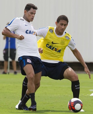 Carille faz treino com defesa e indica Pablo como titular no Corinthians