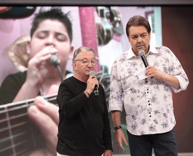 Caçulinha apresenta João Vítor (Foto: TV Globo / Domingão)