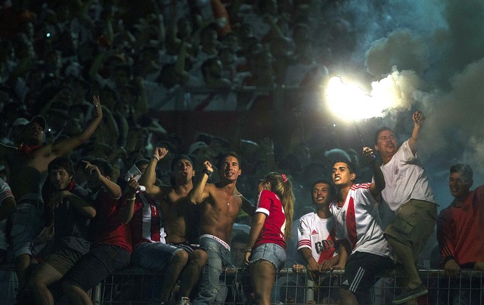 Torcida San Lorenzo X River Palte (Foto: Agência EFE)