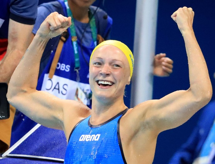Sueca Sarah Sjostrom quebra recorde mundial e é ouro nos 100m borboleta