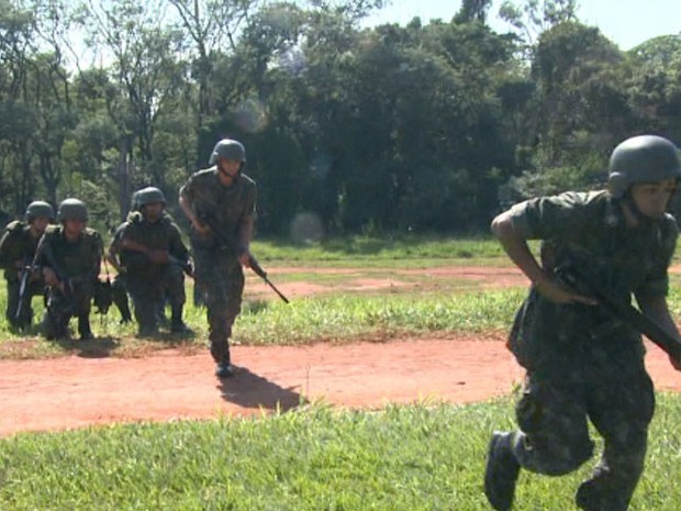 Exército faz treinamento para a Copa do Mundo em Campinas (Foto: Reprodução/EPTV)