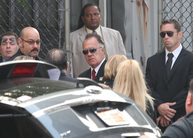 Tony Sirico, que vivia Paulie, no funeral de James Gandolfini (Foto: GETTY IMAGES NORTH AMERICA / AFP)