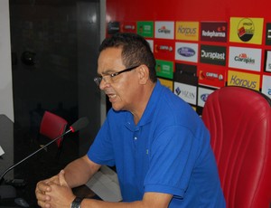 Francisco Diá, técnico do Campinense (Foto: Silas Batista / GloboEsporte.com)