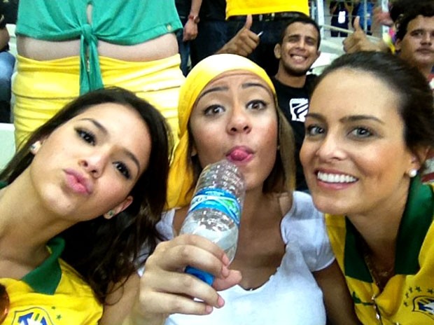 Bruna Marquezine irmã Neymar jogo Brasil (Foto: Reprodução / Instagram) Bruna Marquezine irmã Neymar jogo Brasil (Foto: Reprodução / Instagram)