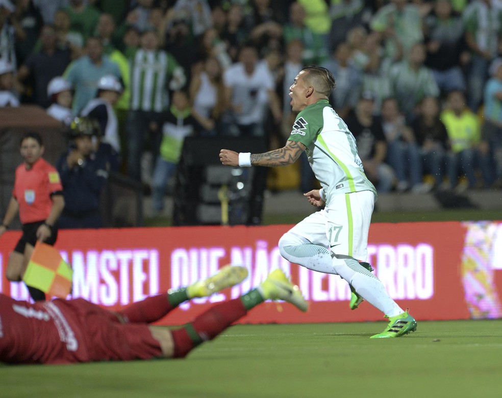 Daryo Moreno marcou o primeiro gol do Atlético Nacional (Foto: AFP)