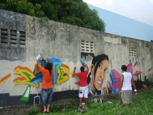 Grafite pode ser visto em tapumes de obras, muros de casas, praças e até mesmo em prédios antigos (Foto: Arte Urbana de Teresina)