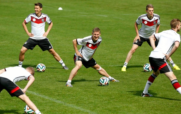 Schweinsteiger E Khedira Voltam Aos Treinos E Animam A Selecao Alema Globoesporte Com