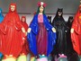 Grupo critica imagens de santos nas versões Batman, Bowie e Frida no DF