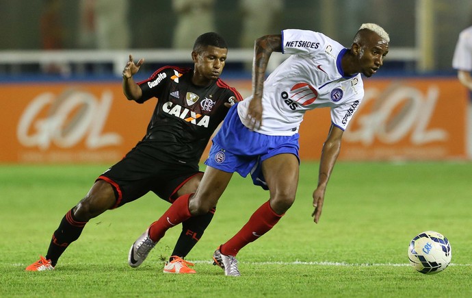 Márcio Araújo e Talisca Flamengo x Bahia (Foto: Rui Porto Filho / Ag. Estado)