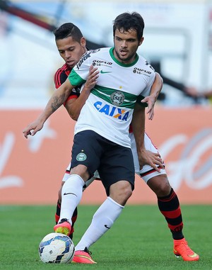 Norberto coritiba e João Paulo Flamengo brasileirão (Foto: Agência Getty Images) Norberto coritiba e João Paulo Flamengo brasileirão (Foto: Agência Getty Images)