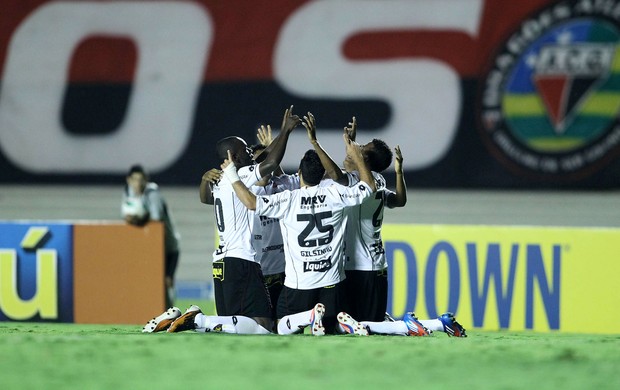 gol  do Sport x Atlético-GO (Foto: Adalberto Marques / Ag. Estado)