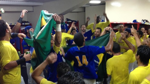 Seleção brasileira de beisebol comemora a classificação (Foto: Divulgação)