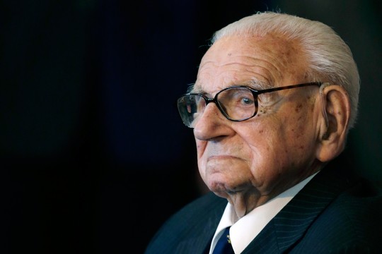 Nicholas Winton, o "Schindler britânico", aos 105 anos em 2014 (Foto: AP Photo/Petr David Josek, File) Nicholas Winton, o "Schindler britânico", aos 105 anos em 2014 (Foto: AP Photo/Petr David Josek, File)