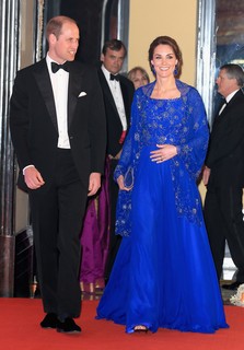 Para baile de gala, Kate usou vestido Jenny Packham que foi bordado por artesãs indianas especialmente para a ocasião