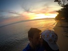 Fofos! Ex-BBBs Rafael e Talita se beijam durante viagem a Florianópolis