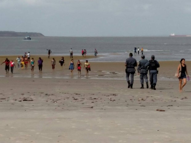 Ninguém ficou ferido no naufrágio desta sexta-feira (20), em São Luís (Foto: Douglas Pinto/TV Mirante)