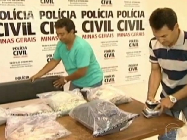 Presos em Teófilo Otoni suspeitos de roubo milionário de joias em Uberaba (Foto: Reprodução/InterTV)