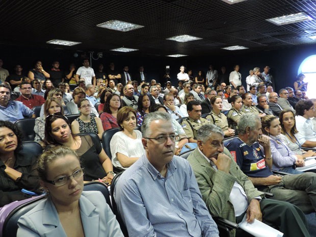 Audiência pública ficou cheia na Alepe (Foto: Débora Soares /  G1)